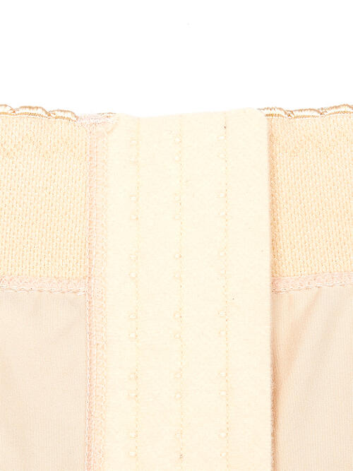 Lace Detail Hook-and-Eye Shaping Shorts